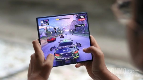 凤凰彩票中国官网入口 三星或上调Galaxy Z Fold 8首批产量 瞻望该产物会热销